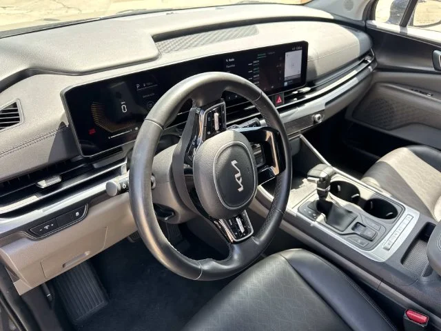 Used 2025 Gray Kia LXS image 39