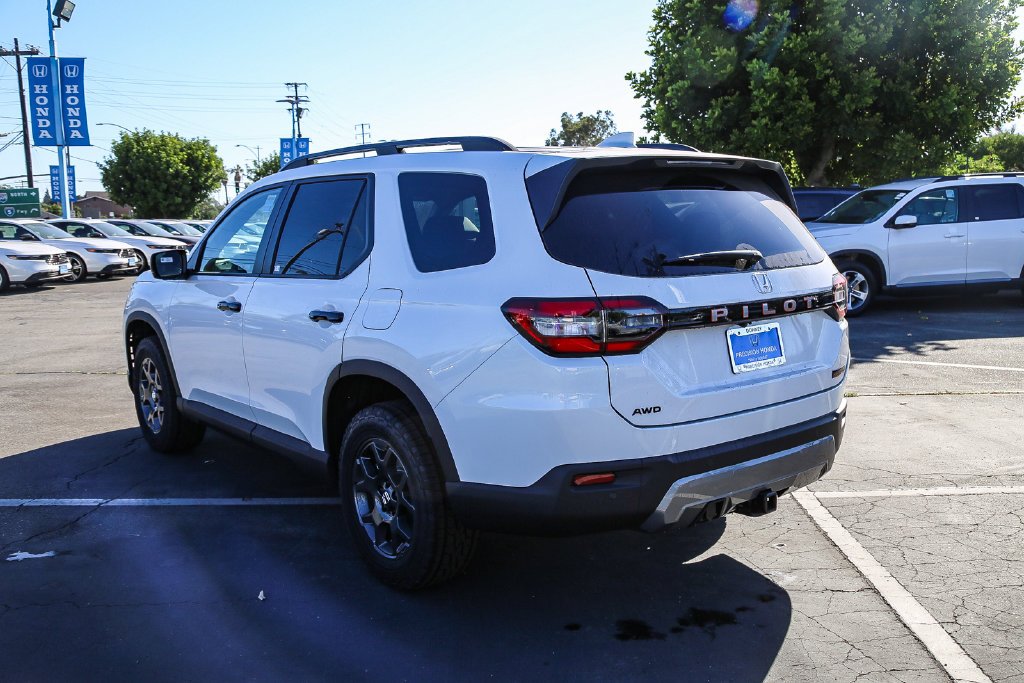 New 2026 Platinum White Pearl Honda TrailSport image 4