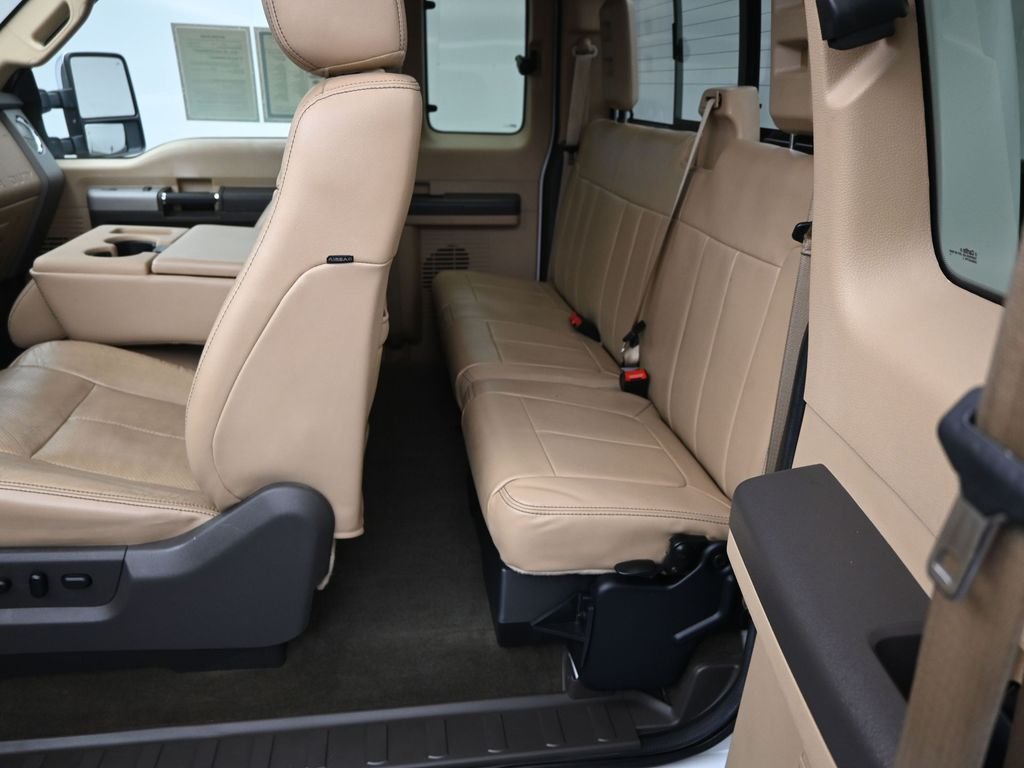 Used 2013 White Ford Lariat image 19