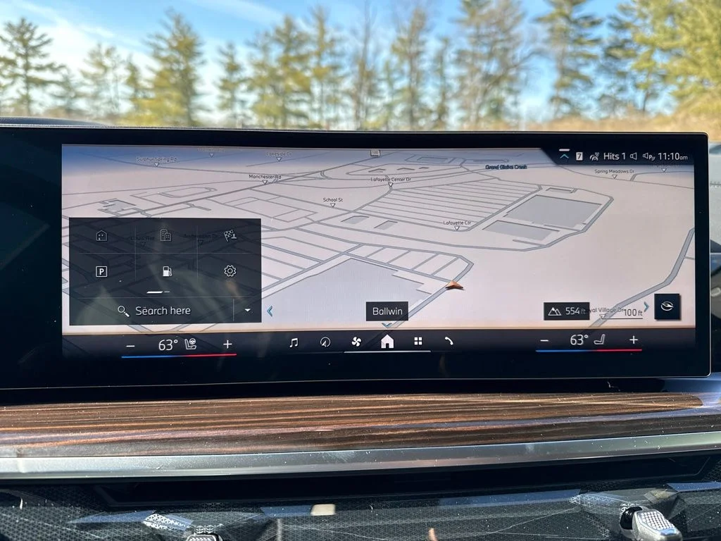 New 2026 White BMW xDrive40i image 17