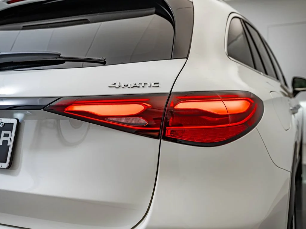 New 2027 Polar White Mercedes-Benz GLC 300 image 15