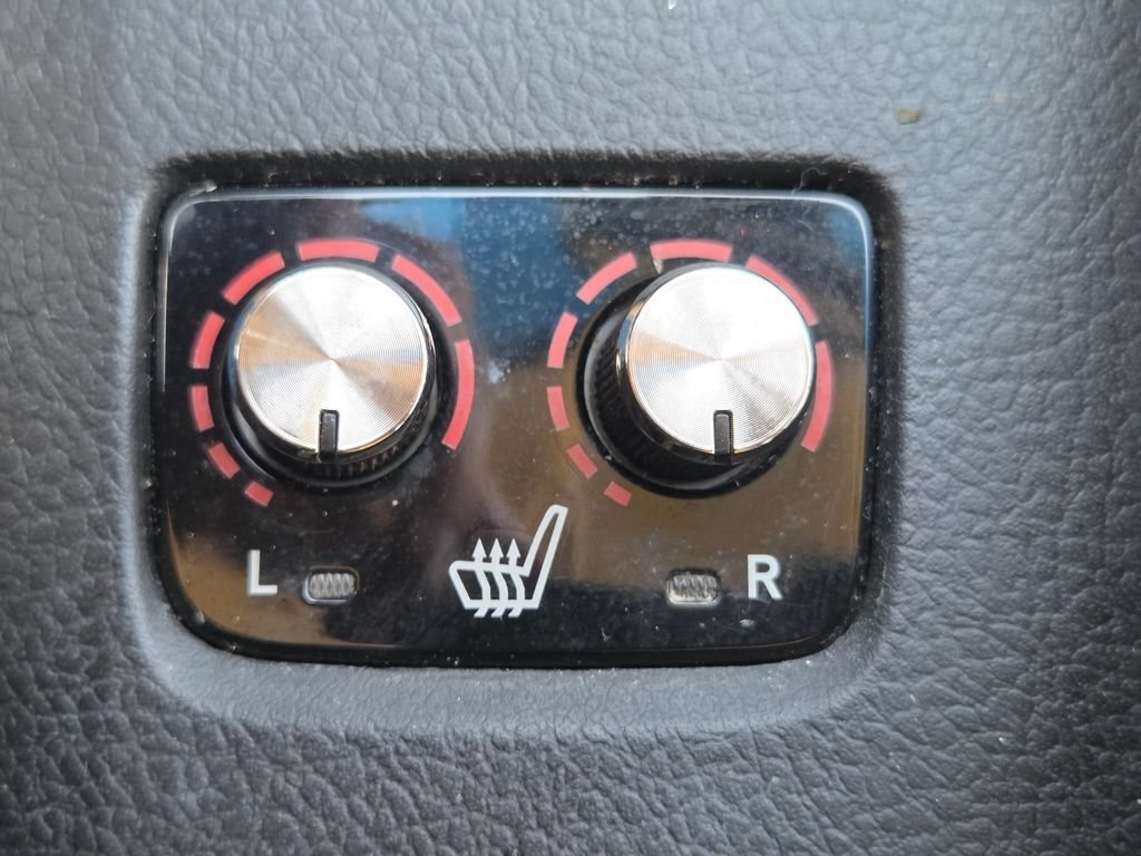 Certified Used 2018 Creme Brulee Toyota XLE Premium image 13