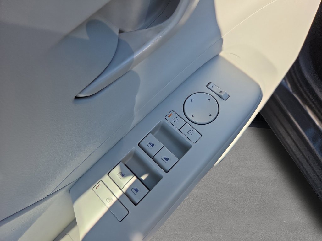 2024 Hyundai Kona SEL - Photo 18