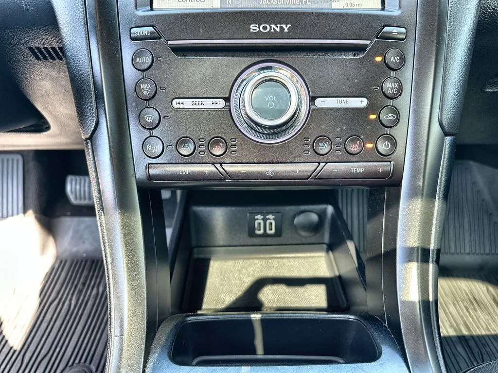 Used 2020 Iconic Silver Metallic Ford Titanium image 35