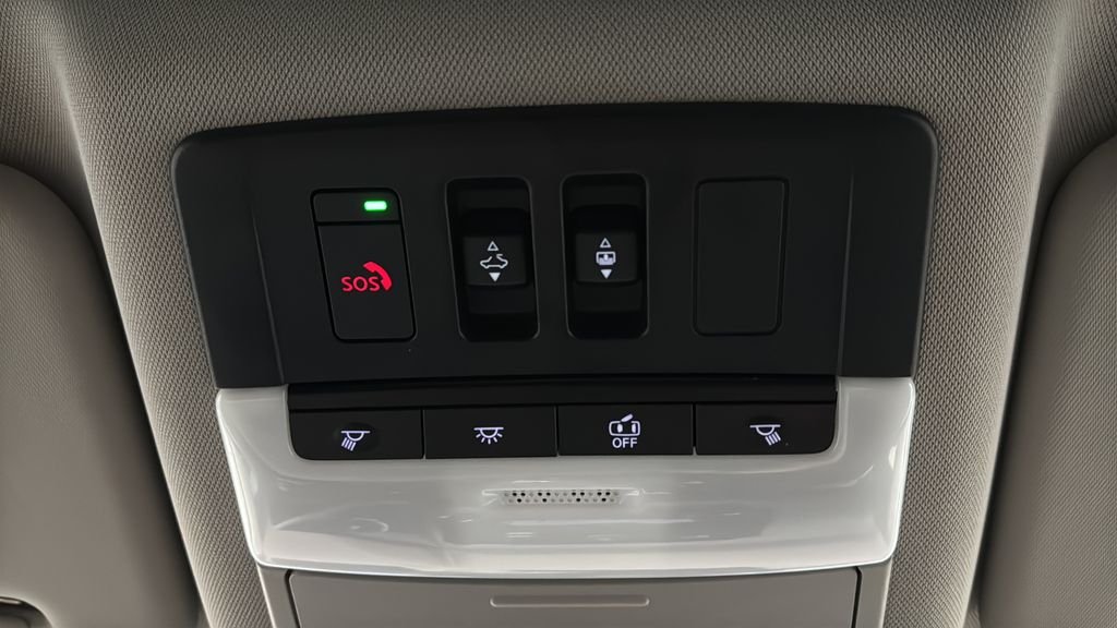 Used 2023 Super Black Nissan Platinum image 33