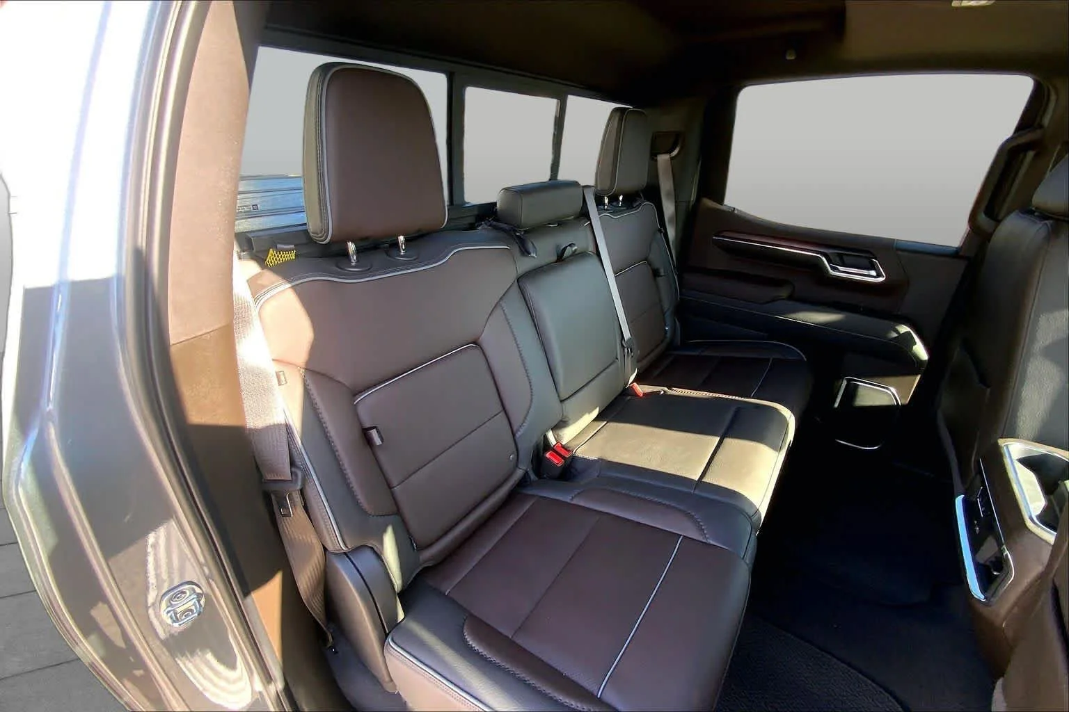 Used 2025 Sterling Metallic GMC Denali image 20