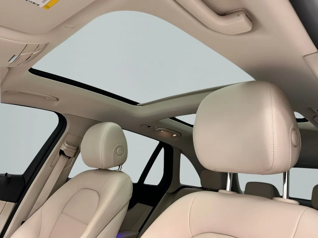 Used 2022 White Mercedes-Benz GLC 300 image 12