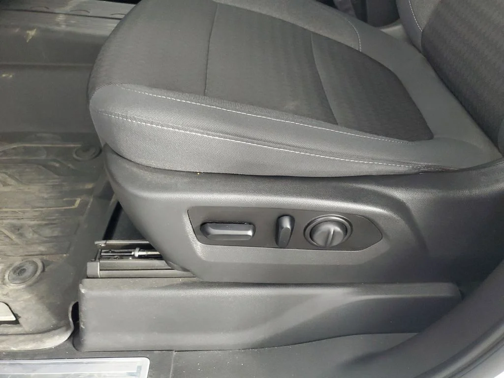Used 2021 White GMC Elevation image 29