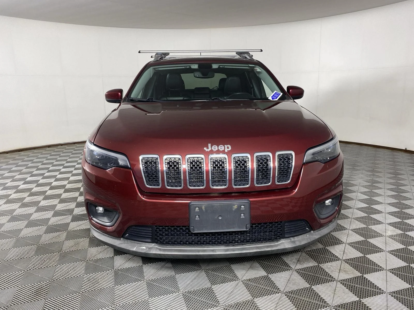 Used 2019 Velvet Red Pearlcoat Jeep Latitude Plus image 5