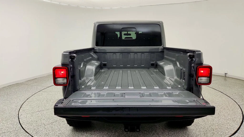 Used 2021 Sting-Gray Clearcoat Jeep Rubicon 4x4 w/ 8-Speed Auto & Freedom Top Hardtop image 21