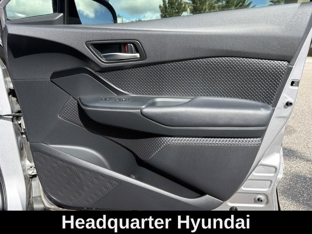 Used 2018 Silver Toyota XLE image 12