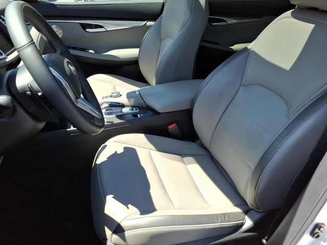 Used 2025 White INFINITI LUXE image 20