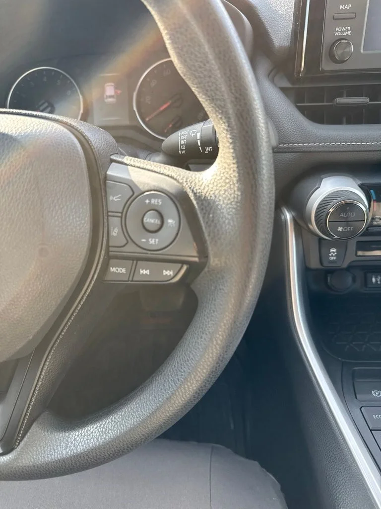 Used 2019  Toyota XLE image 12