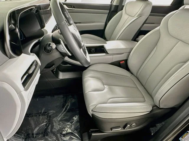 Certified Used 2025 Black Hyundai SEL Premium image 9