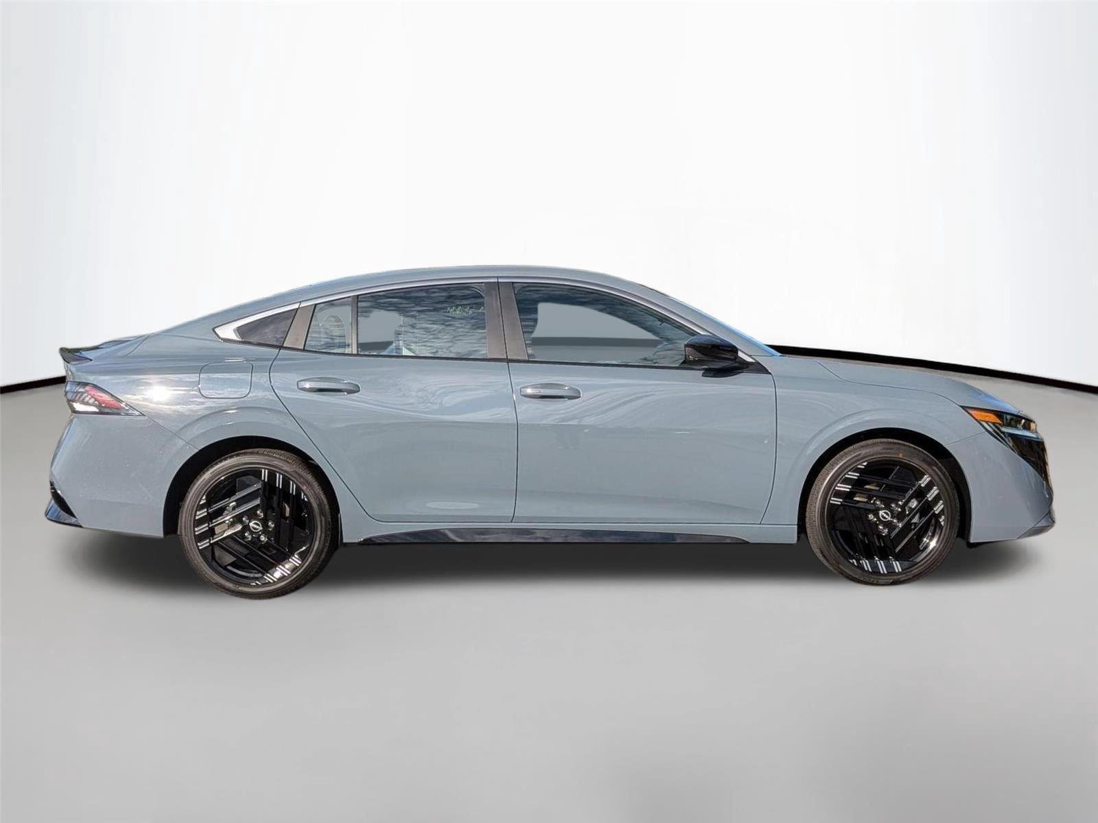 New 2027 Atlantic Gray Metallic / Super Black Two-tone Nissan SR image 6