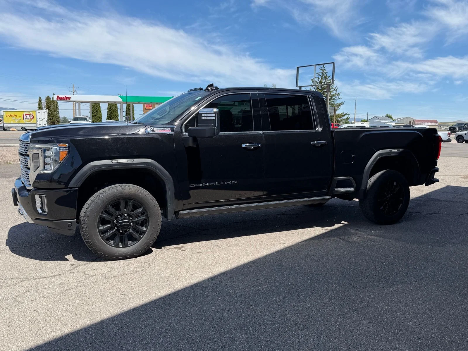 Used 2023 Black GMC Denali image 9