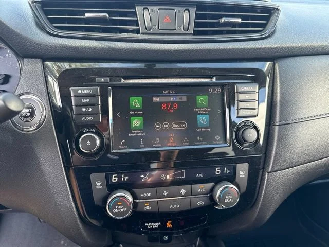 2018 Nissan Rogue SV - Photo 7