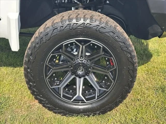 2026 GMC Sierra 2500HD AT4 - Photo 14