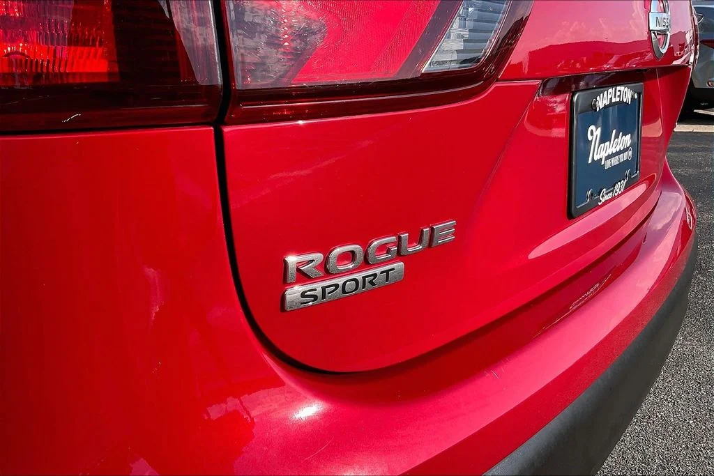 Used 2017 Red Nissan SV image 31