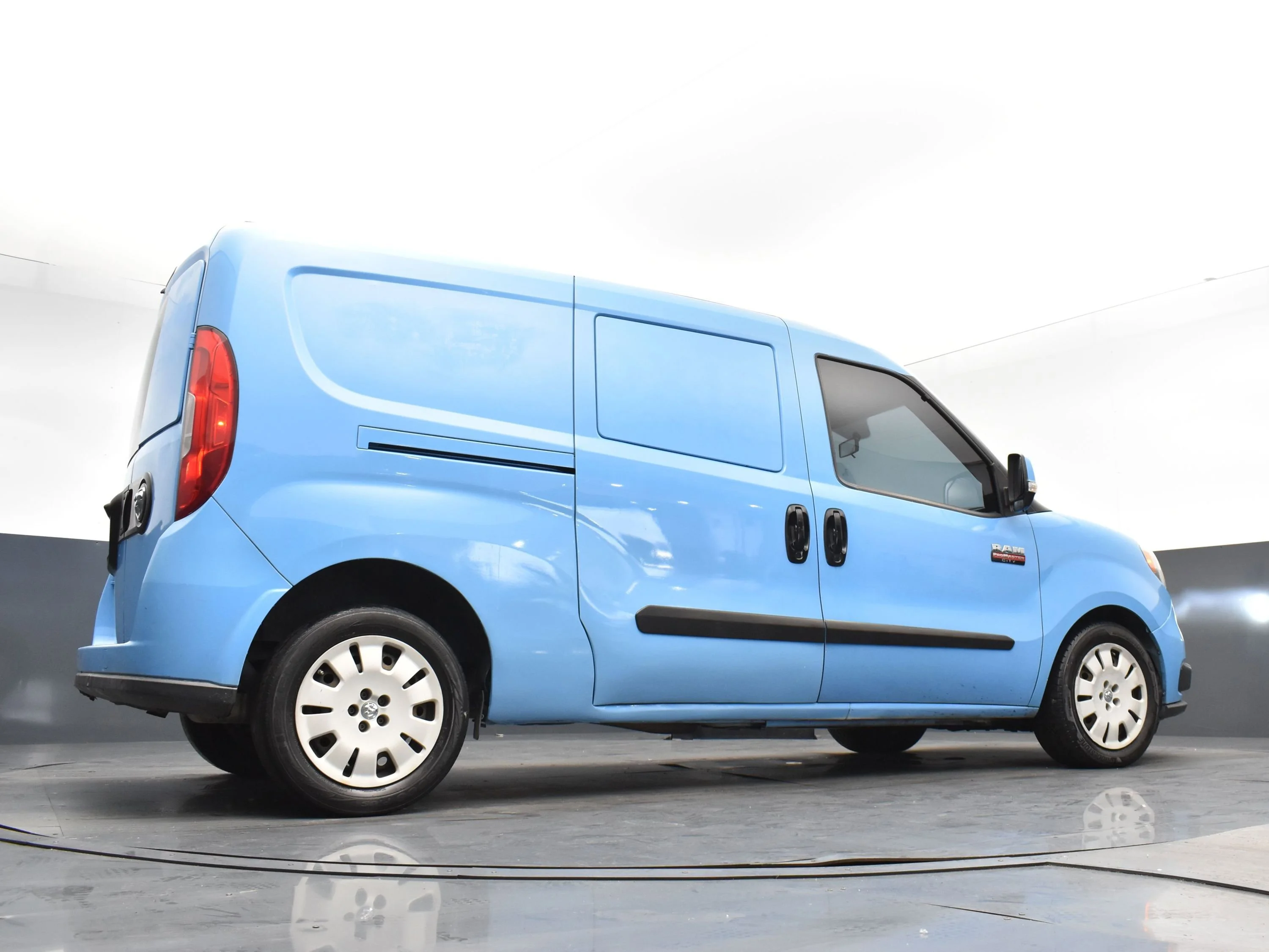 Used 2017 Blue RAM Tradesman SLT image 25