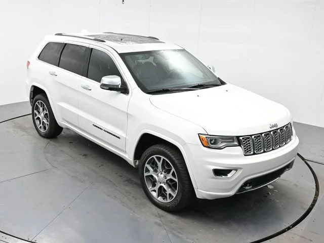 Used 2019 Ivory 3-coat Jeep Overland image 33