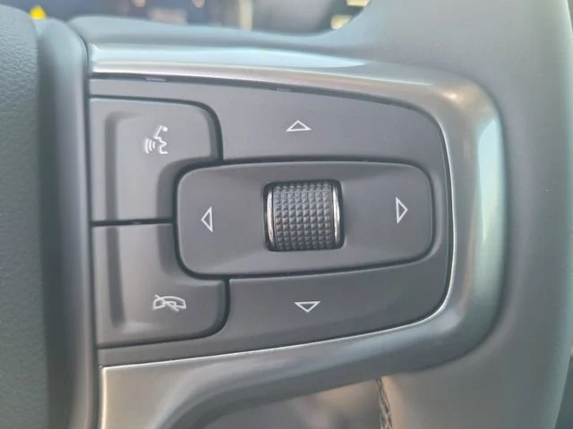 New 2026 Summit White Chevrolet LT image 25
