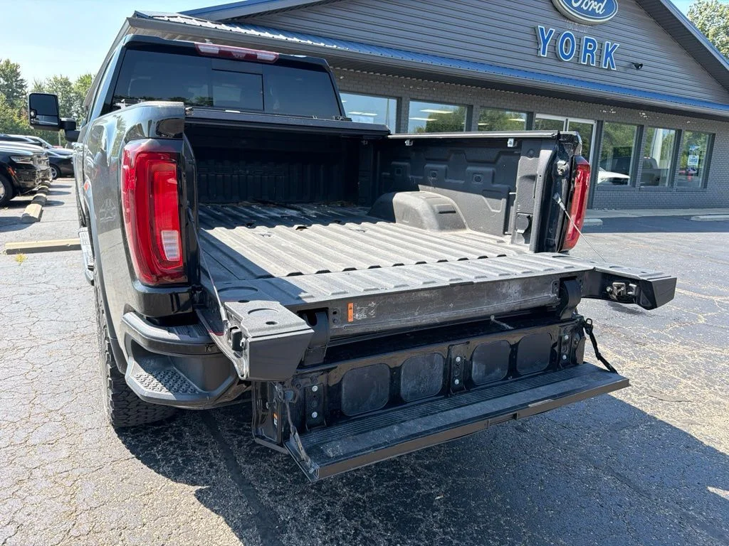 Used 2023 Black GMC Denali image 6