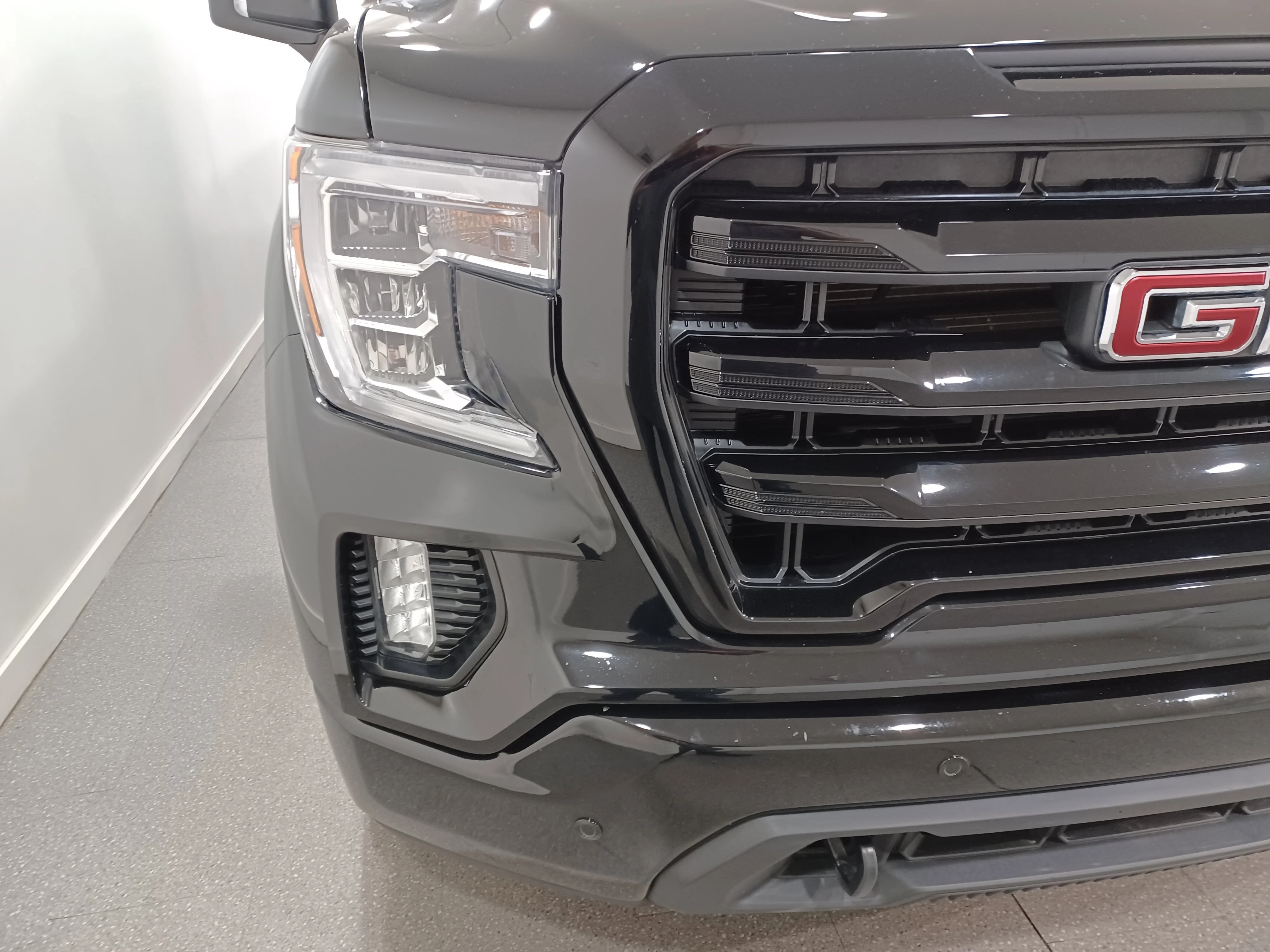 Certified Used 2022 Onyx Black GMC Limited Elevation 4x4*3.0L Duramax Diesel | 6 Pass | Remote Start | Htd Seats | Htd Wheel | Tow Pkg image 4