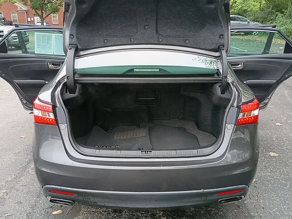 Used 2014 Magnetic Gray Metallic Toyota XLE image 14