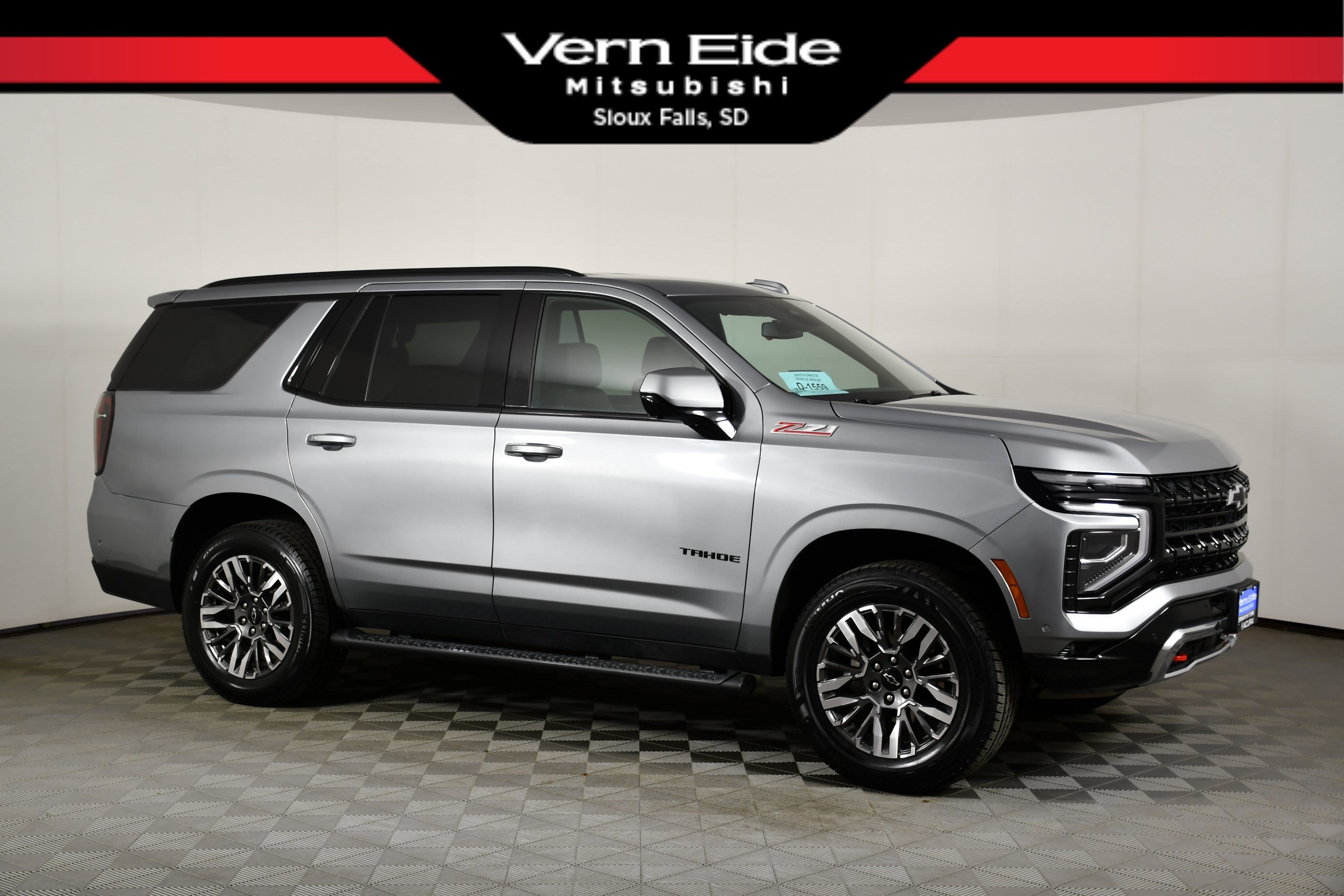 Used 2025 Sterling Gray Metallic Chevrolet Z71 image 1