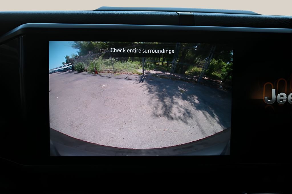 Used 2024  Jeep Sport S image 24