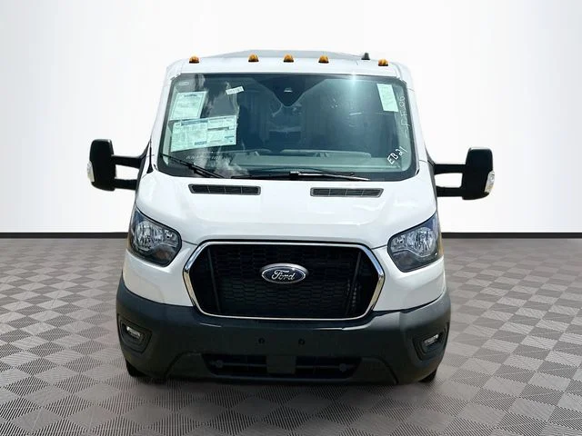 New 2025 Oxford White Ford Base image 2