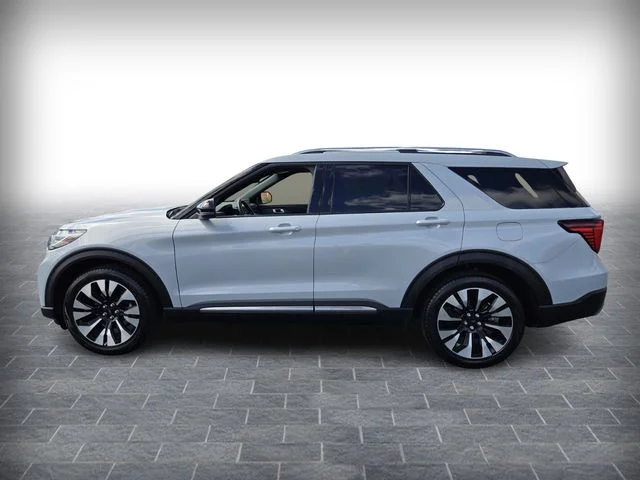 Used 2025 White Ford Platinum image 4