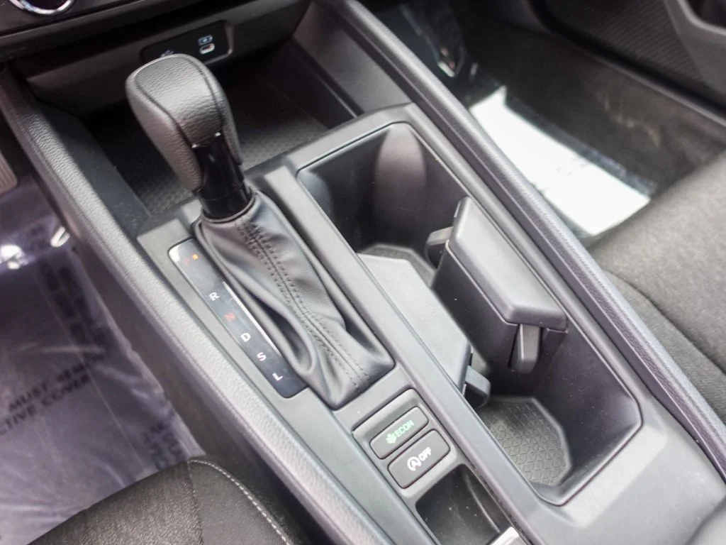 Used 2025 Urban Gray Pearl Honda SE image 18