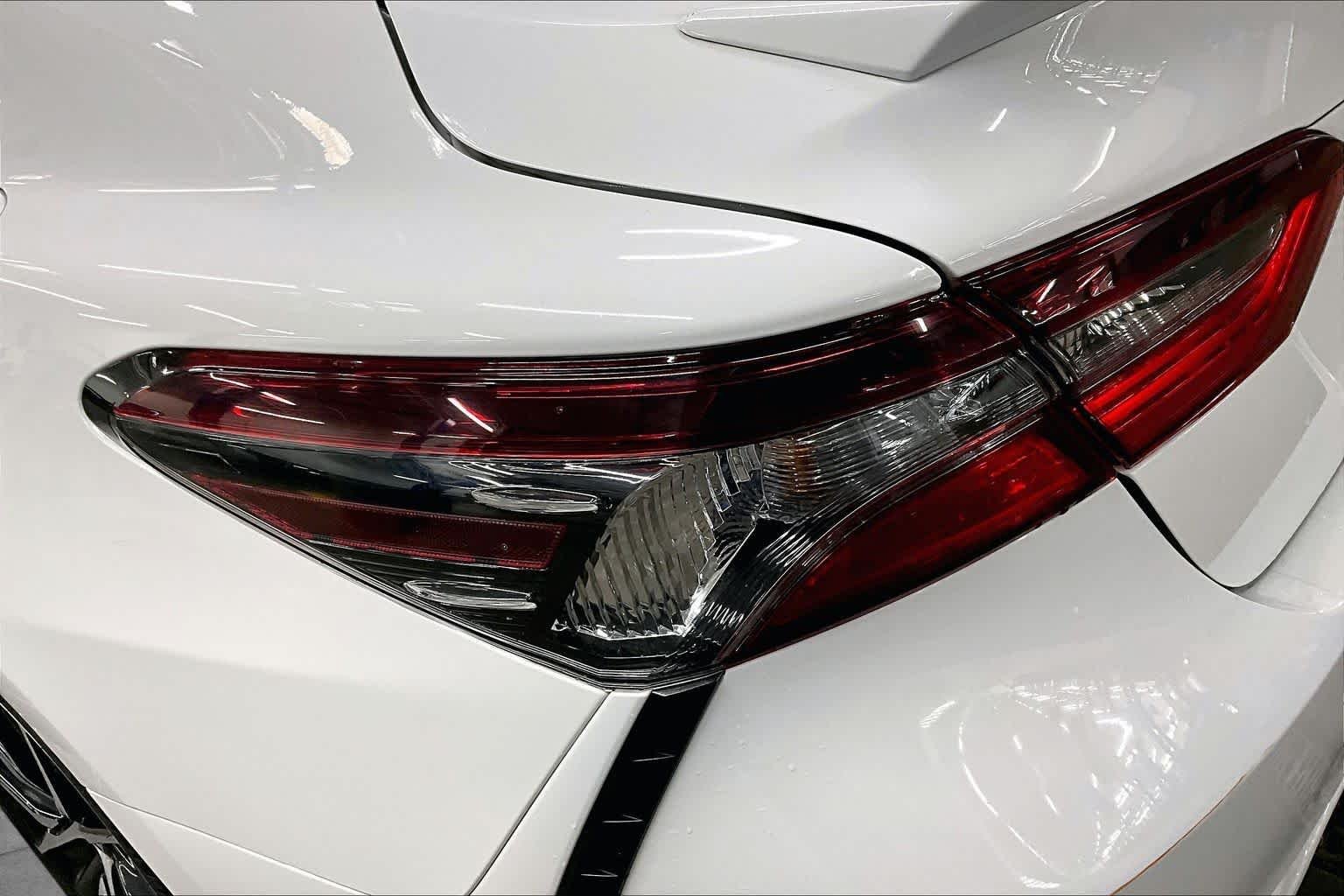 Used 2024 Ice Cap Toyota SE image 28
