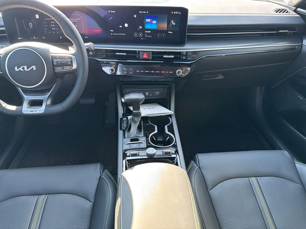 2026 Kia K5 GT - Photo 24