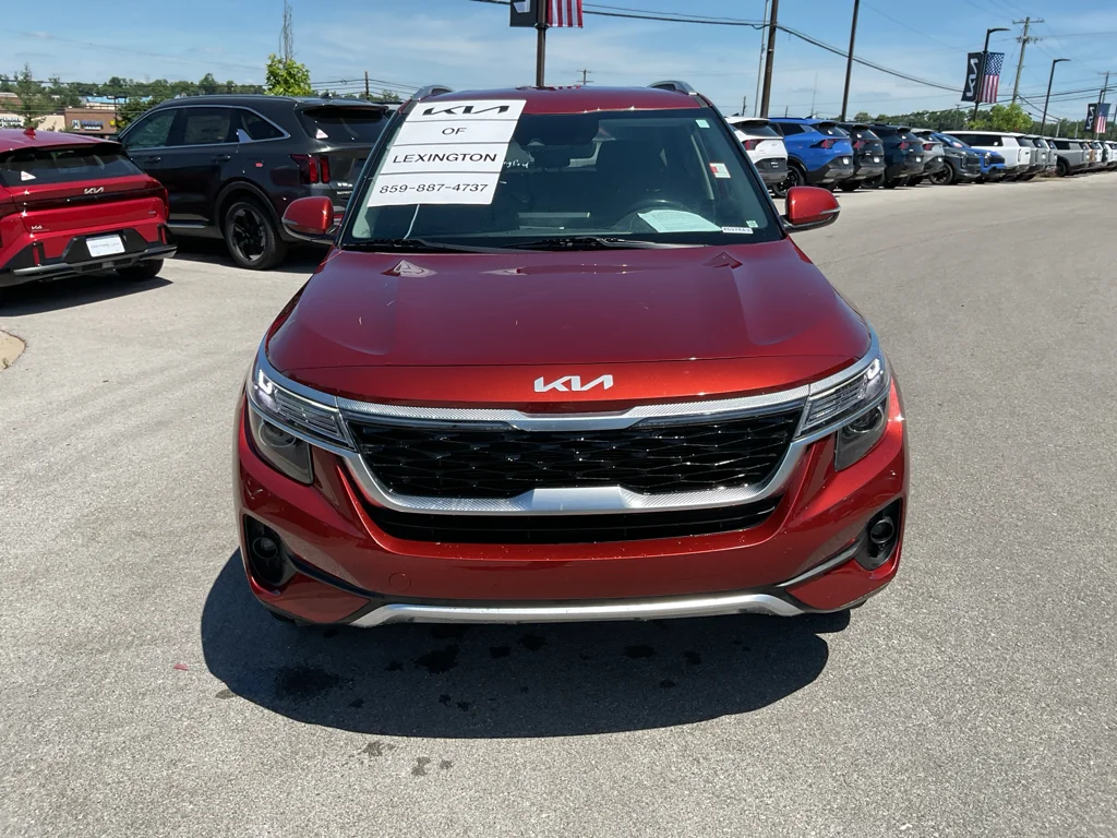 Used 2023 Mars Orange Kia S image 3