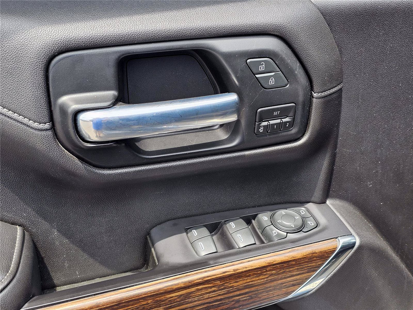 Used 2021 Northsky Blue Metallic Chevrolet High Country image 17