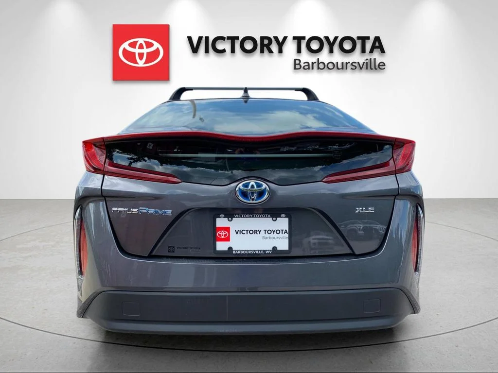 Used 2022 Gray Toyota XLE image 4