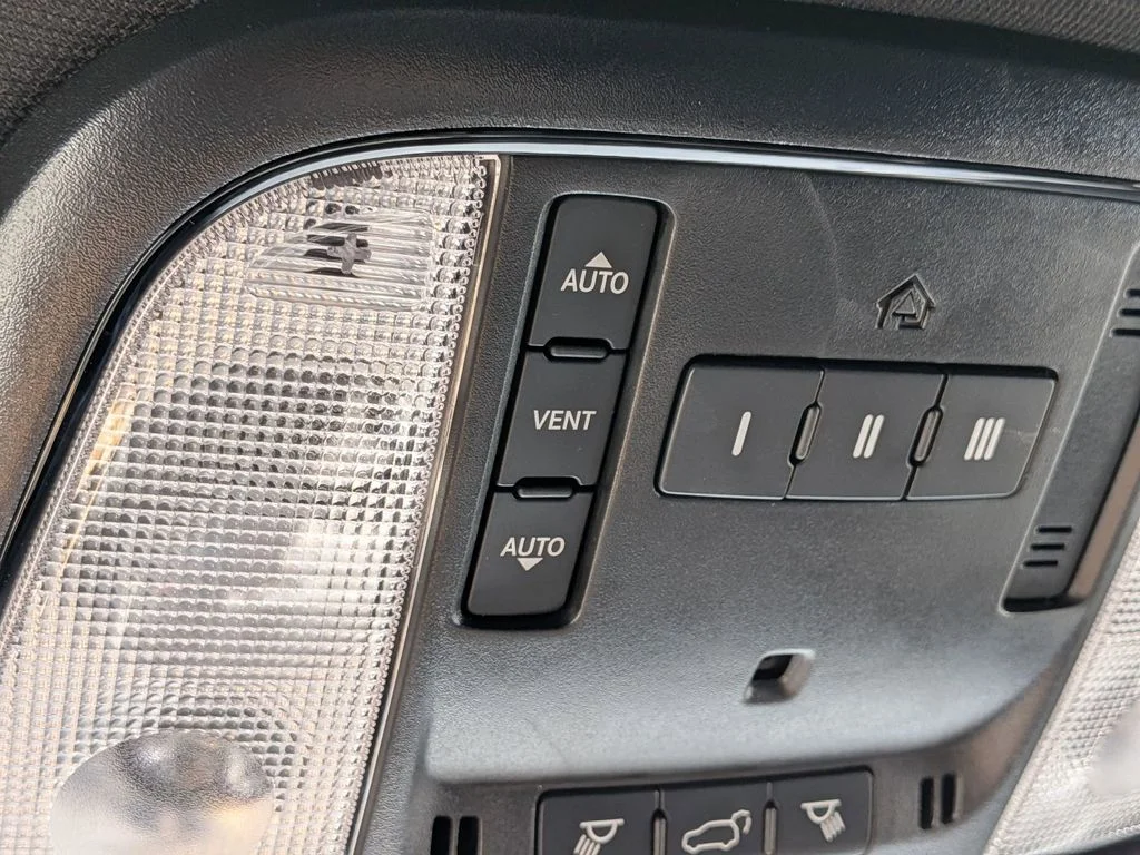 Used 2022 White Dodge R/T image 23