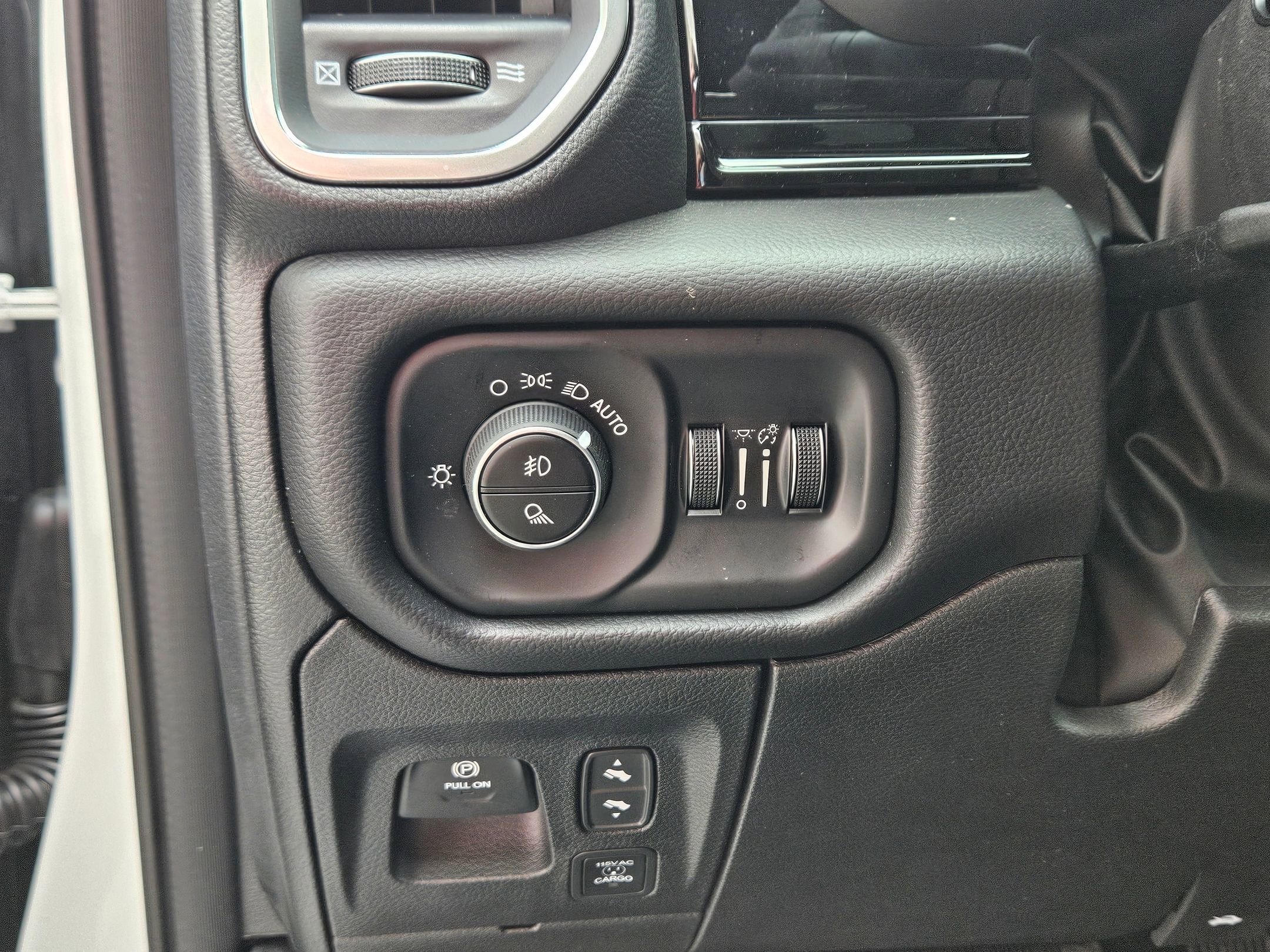 New 2026 Bright White Clear-Coat Exterior Paint RAM Laramie image 17