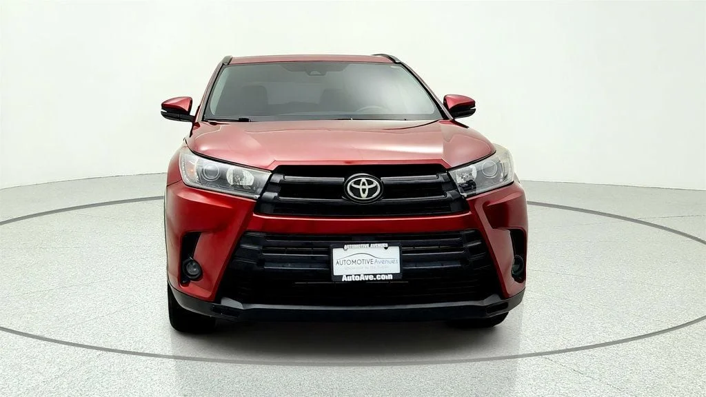 Used 2019 Salsa Red Pearl Toyota SE V6 AWD image 2
