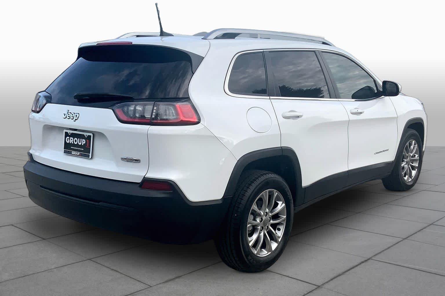 Used 2021 Bright White Clearcoat Jeep Latitude Plus image 13