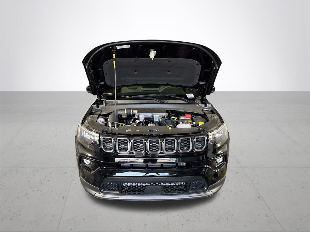 New 2026 Diamond Black Crystal Pearl-Coat Exterior Paint Jeep Limited image 23