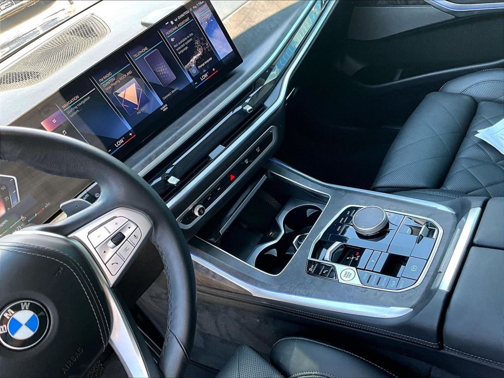 Used 2023 Gray BMW xDrive40i image 17