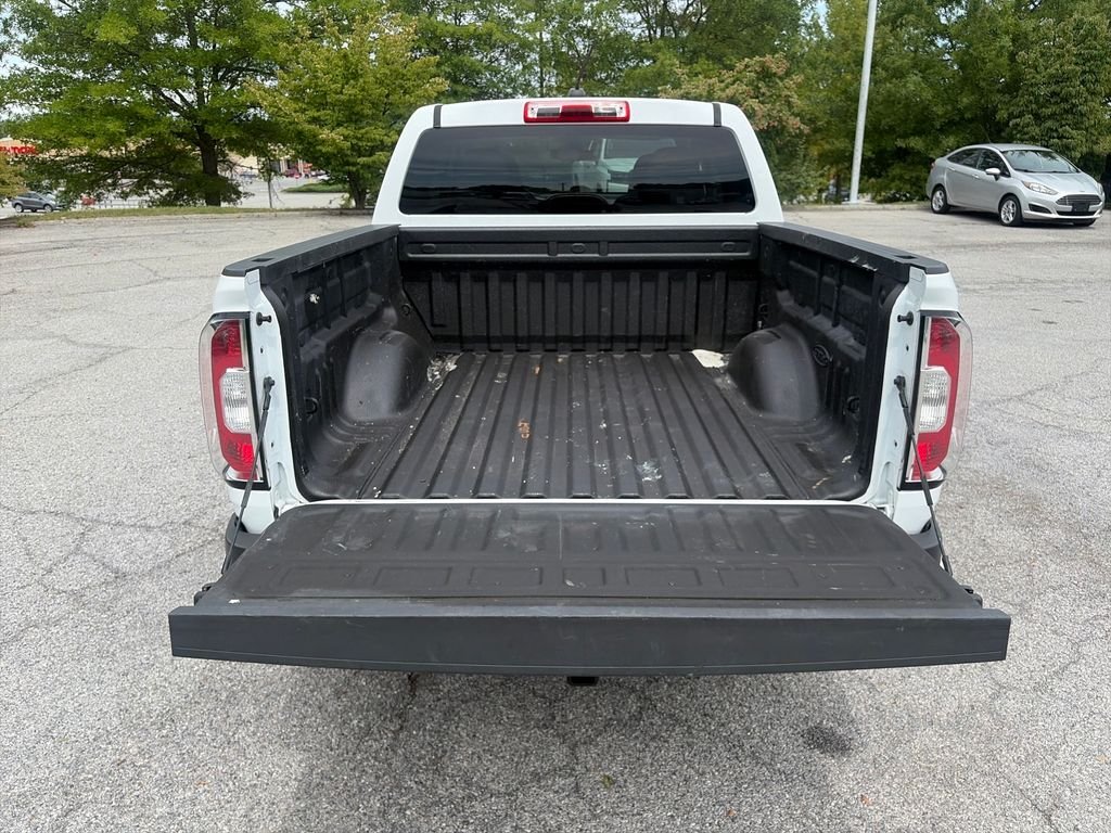 Used 2021 White GMC Elevation Standard image 22
