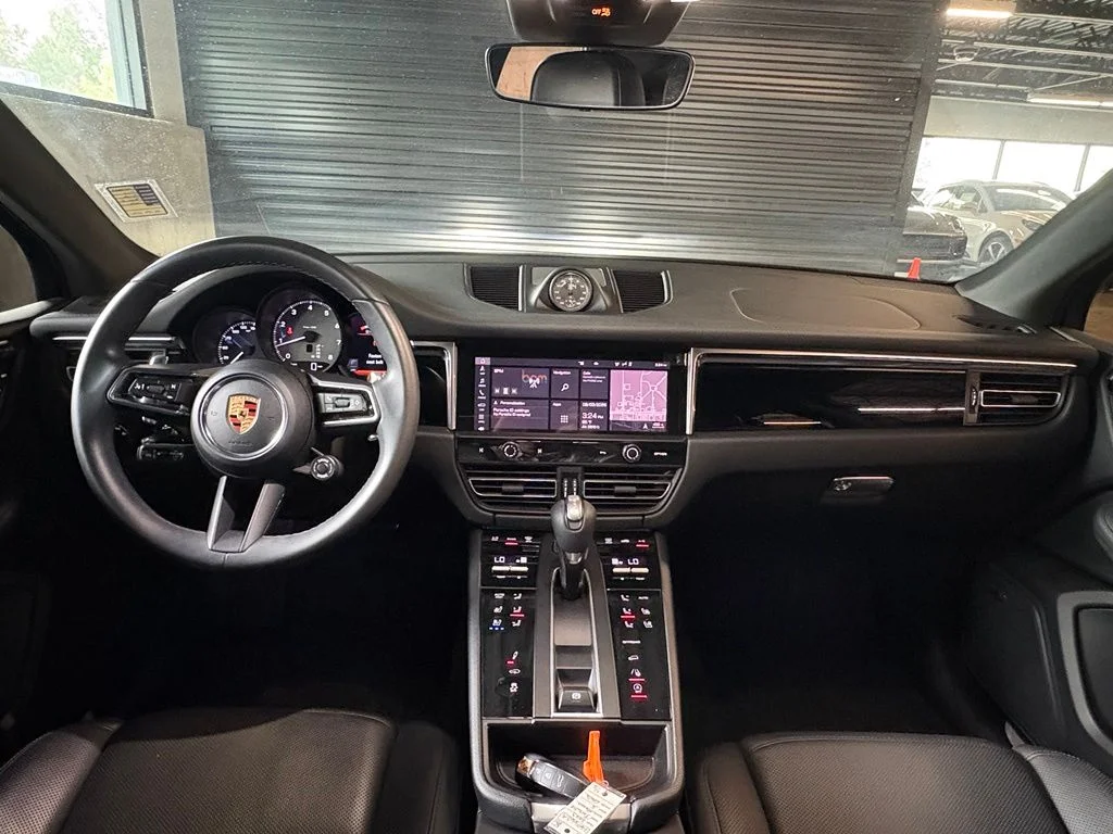 Photo 18