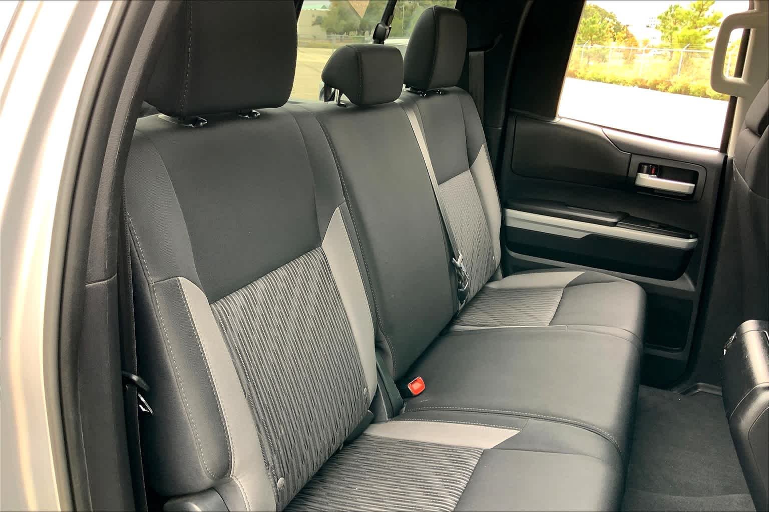 Used 2016 Silver Sky Metallic Toyota SR5 image 19