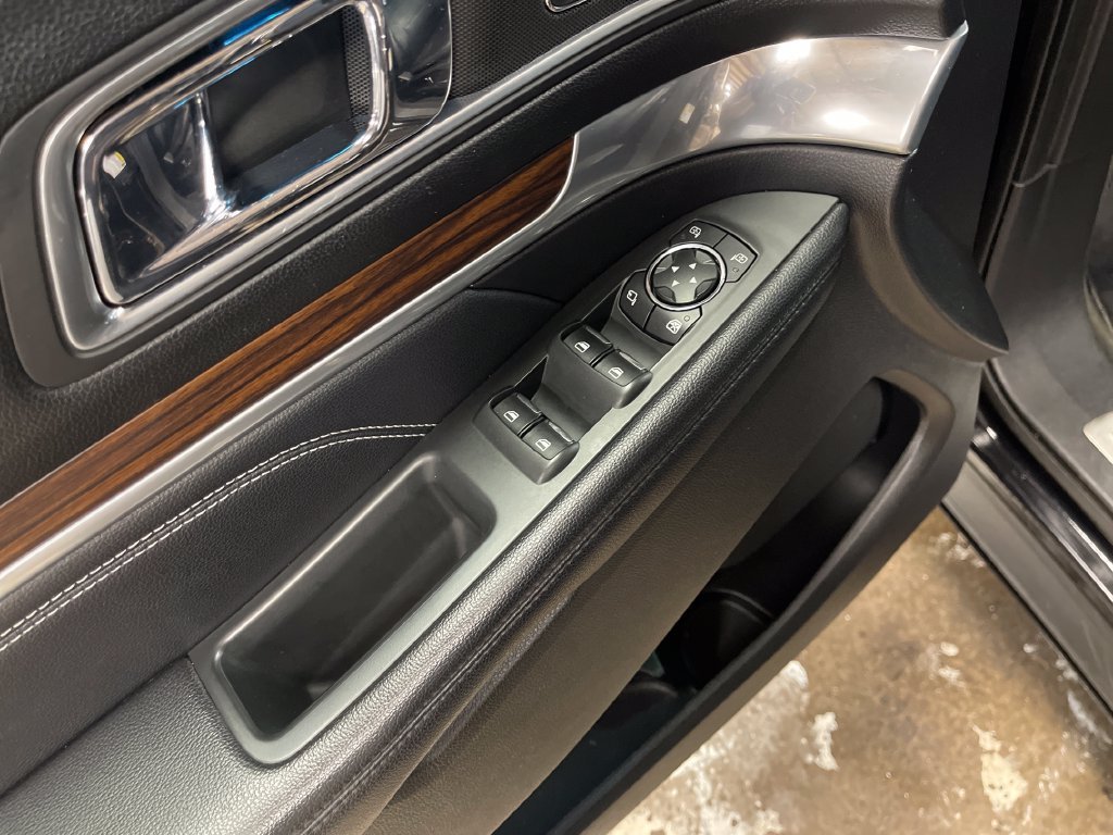 Used 2016 Black Ford Limited image 16