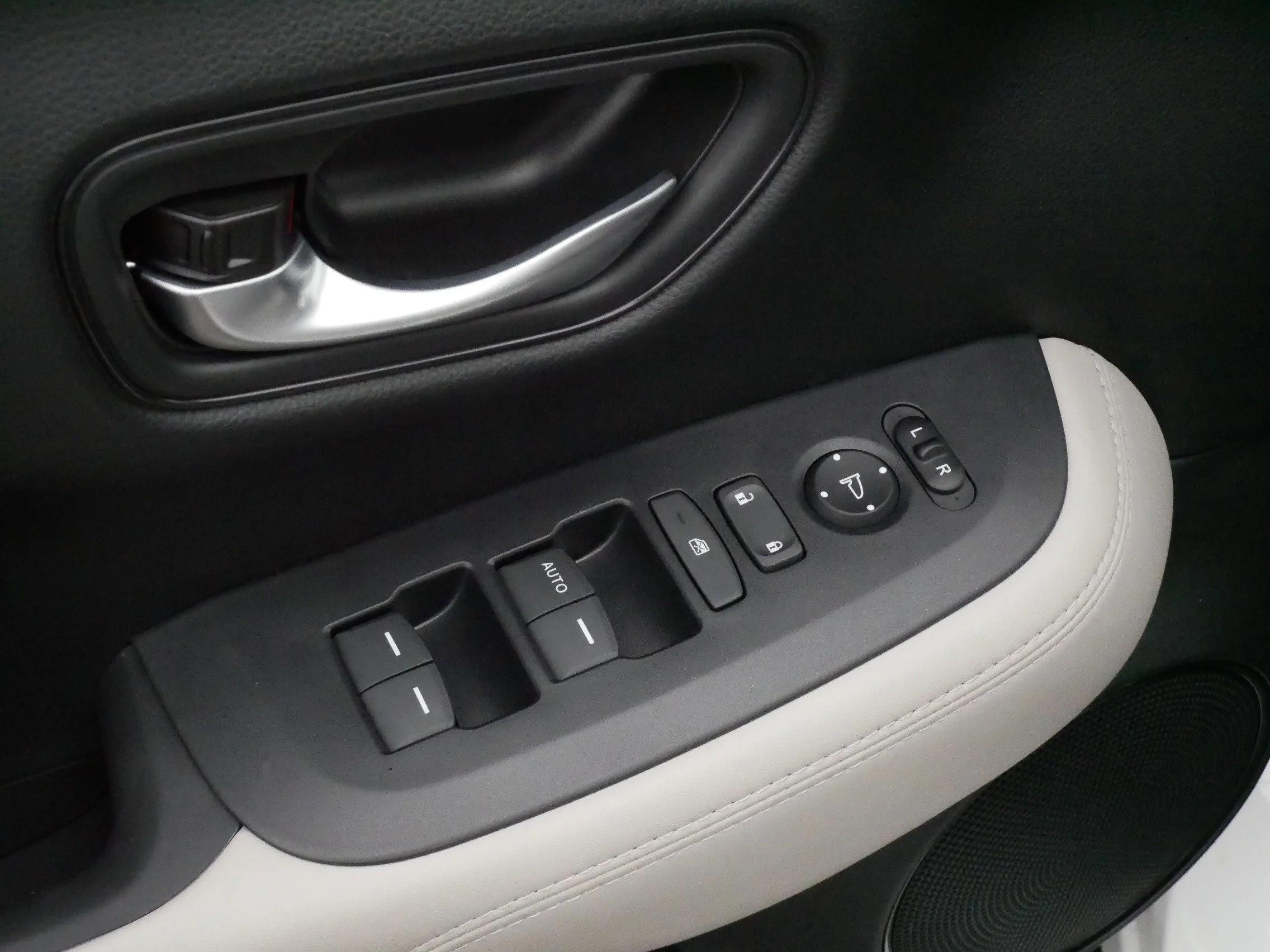 2026 Honda HR-V LX - Photo 19